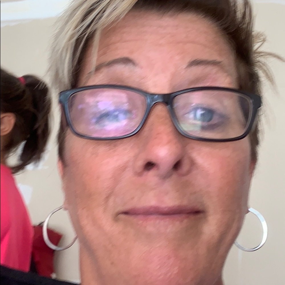 Meet your Posher, Lisa